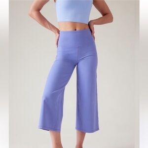 NWOT Athleta Elation Wide Leg Crop Pants Ladies XS